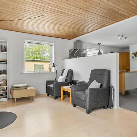 4 Bedroom Amazing In Feriehus Ostermarie